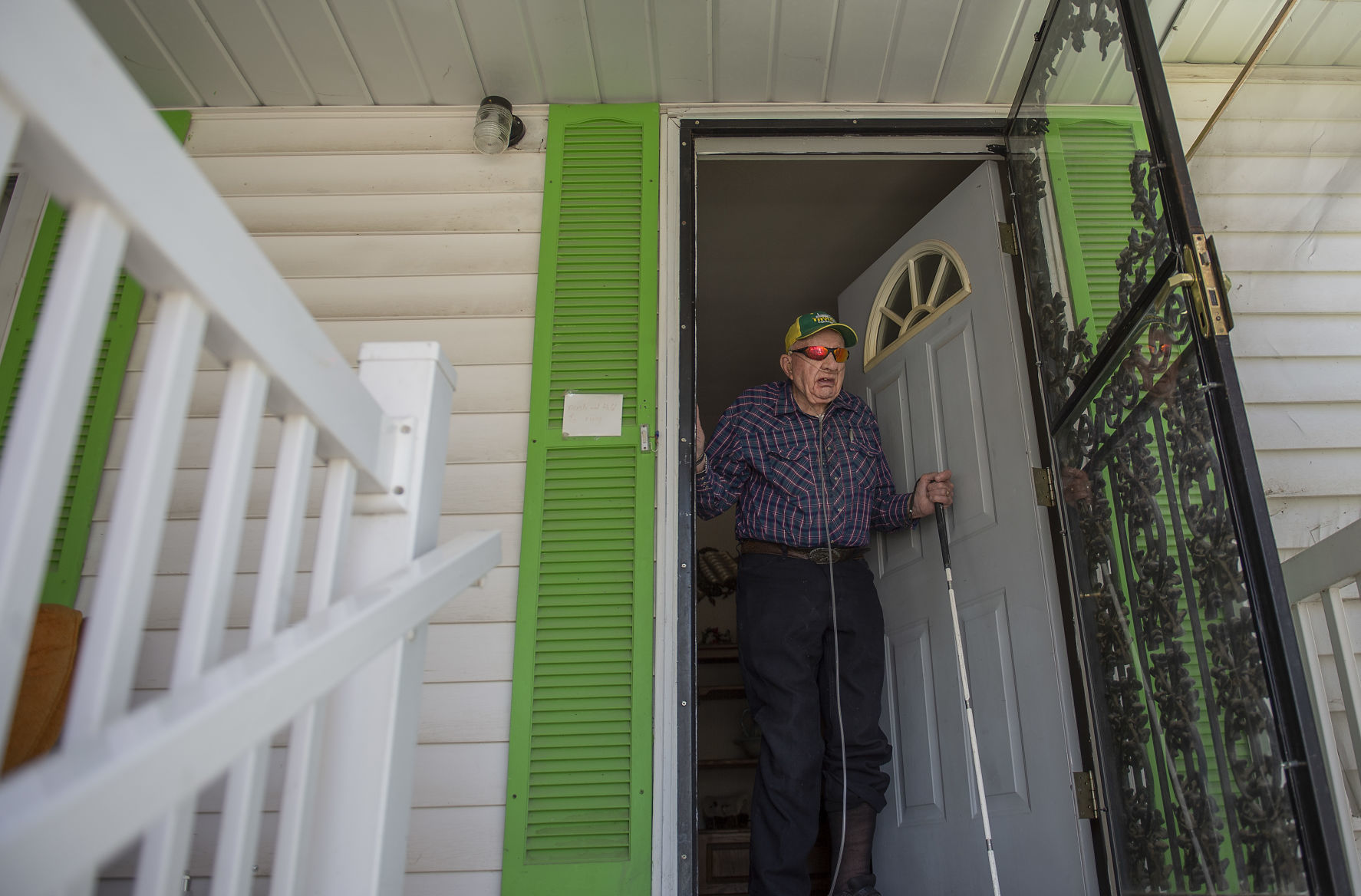 Meals on Wheels delivers food